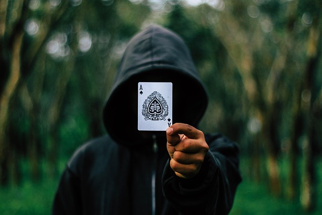 撲克賺局理論應用：提升決策力的策略分析